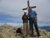 Anna und Ich beim verdienten Gipfelschnaps am Cornetto 2180m.
