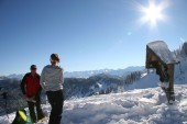 Bei der Gipfelrast in warmer Sonne mit herrlichem Panorama.