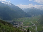 Blick auf Andermatt mit der Reuss.