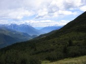 Blick von der Mutata Ardalla Richtung Osten ins Valtellino.