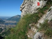 Schon beim Einstieg in den Klettersteig hat man einen herrlichen Blick auf Lecco und die Seen.