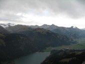 Blick hinab in Tannheimer Tal. Das Gaishorn fast in der Bildmitte.