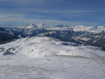 Blick Richtung Westen ins Surselva mit Flims-Laax und im Vordergrund die Bergstation am Mutta