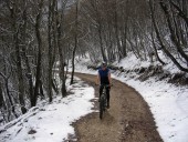 Auf ca. 1100m erreichen wir die Schneegrenze der vergangen Nacht.