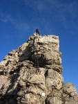 Anna beim Zustieg auf die letzte Leiter im Hindelanger Klettersteig.