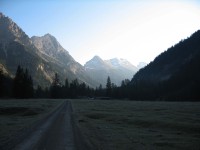 Hier auf H&ouml;he der Larchetalm im Karwendelal liegen die Temperaturen noch jenseits des Gefrierpunkts.