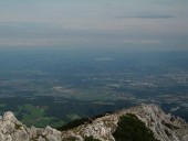 Blick nach Osten ins Flachgau mit dem Wallersee.