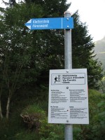 Nach ca. 15 min Gehzeit vom Parkplatz an der Talstation der F&uuml;renalpbahn erreicht man die Abzweigung zum Klettersteig.