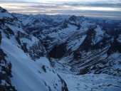 Blick hinab ins Wiesleskar und weiter ins Hochalptal durch welches wir wieder ins Lechtal gelangen werden.