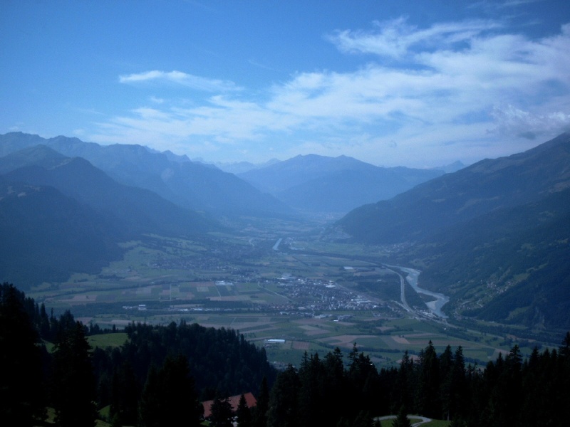 Blick ins Churer Rheintal mit Landquart und ganz hinten Chur