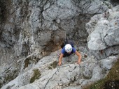 Auf und ab am lustigen Nackten Hund Klettersteig.