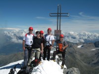 Wir sind ganz allein am Gipfel! Von rechts: Rupert, G&uuml;nther, Hannes, Nadja und Ich am Ortler 3905m