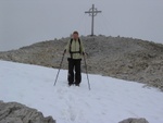 Anna beim Abmarsch vom Gipfel in Richtung Schaflochsattel.