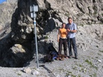 Anna und Ich in der Oberzalimscharte 2237m mit riesigem Durst.