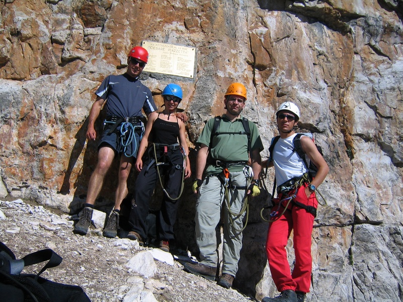 Volker, Robert, Anna und Ich beim Einstieg in den Klettersteig. (v.r.)