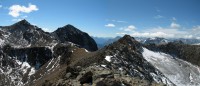 Blick zu den letzten drei Gipfeln (Piz S. Gian - namloser Vorgipfel - Piz Surlej) unserer heutigen Tour.