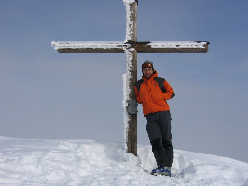 Volker beim Gipfelkreuz.