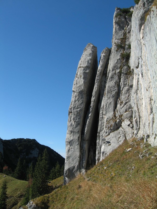 Kurz vor dem Blankensteinsattel imposante, interessante Steinformationen.