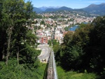 Blick auf die Zahnradbahnstrecke von Paradiso (Lugano) auf den San Salvatore.