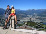 Anna und Ich auf der Aussichtsterrasse auf dem Dach der Kapelle San Salvatore.