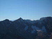 Ebenso sensationell der Blick zu den Stubaier Alpen!