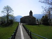 Diese alte Kirche bei Novaglio ist einen Abstecher Wert...