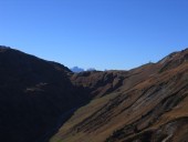 Blick Richtung Westen zum Arlensattel, dahinter die so nahe wirkende Schesaplana und Zimba.